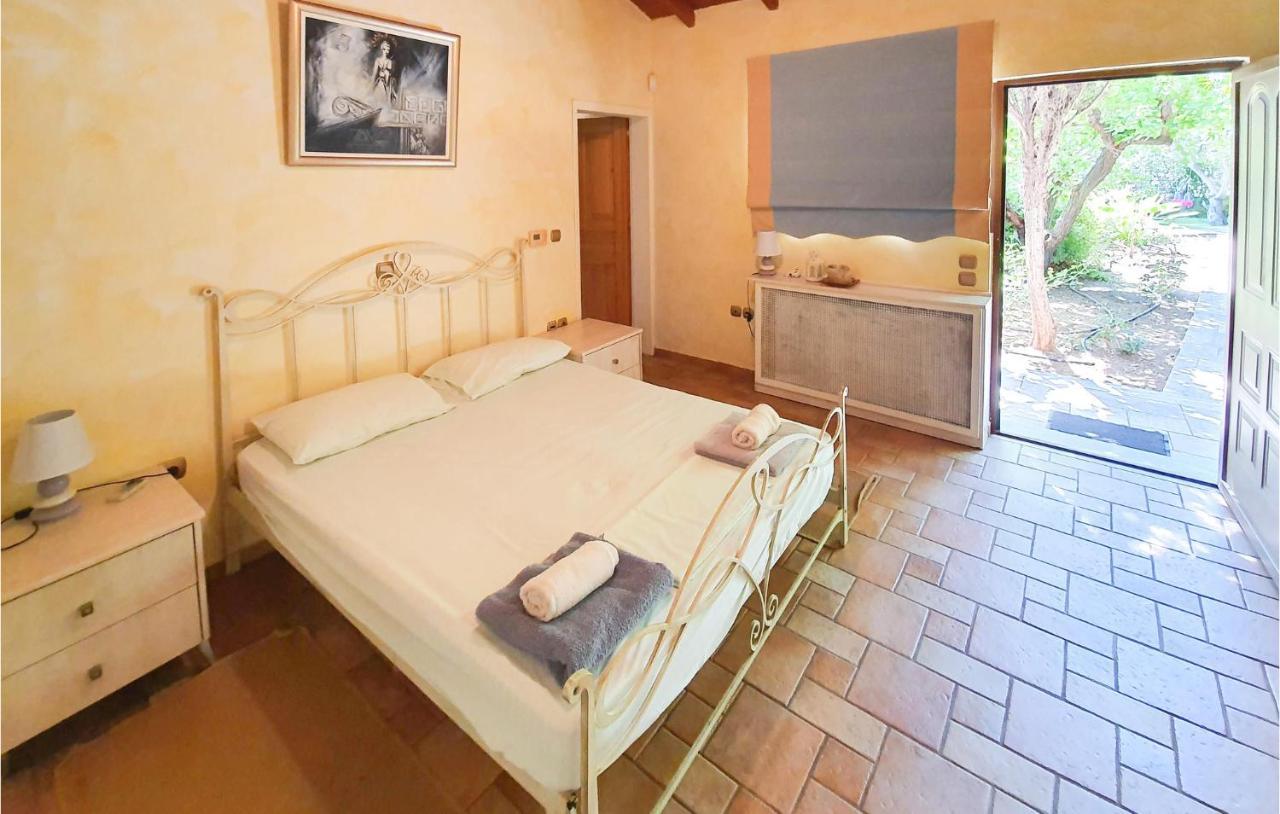 Lovely Home In Kiato With Wifi Exterior foto